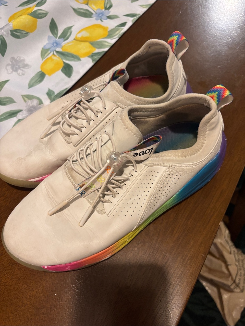 Clove nursing shoes White Sneakers with Rainbow Sole